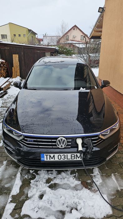 Passat GTE Pano/Keyless Entey+GO/360/ACC model 2016
