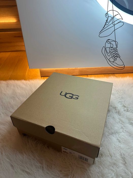 UGG Tazz - crem 38 (adidasi)