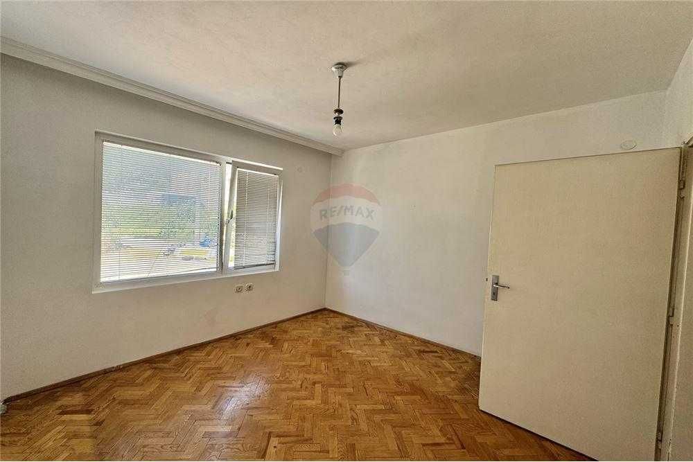 Продава се Етаж от къща в Шумен, Томбул джамия - 109 кв.м за 1264 €/кв.м - Снимка #10