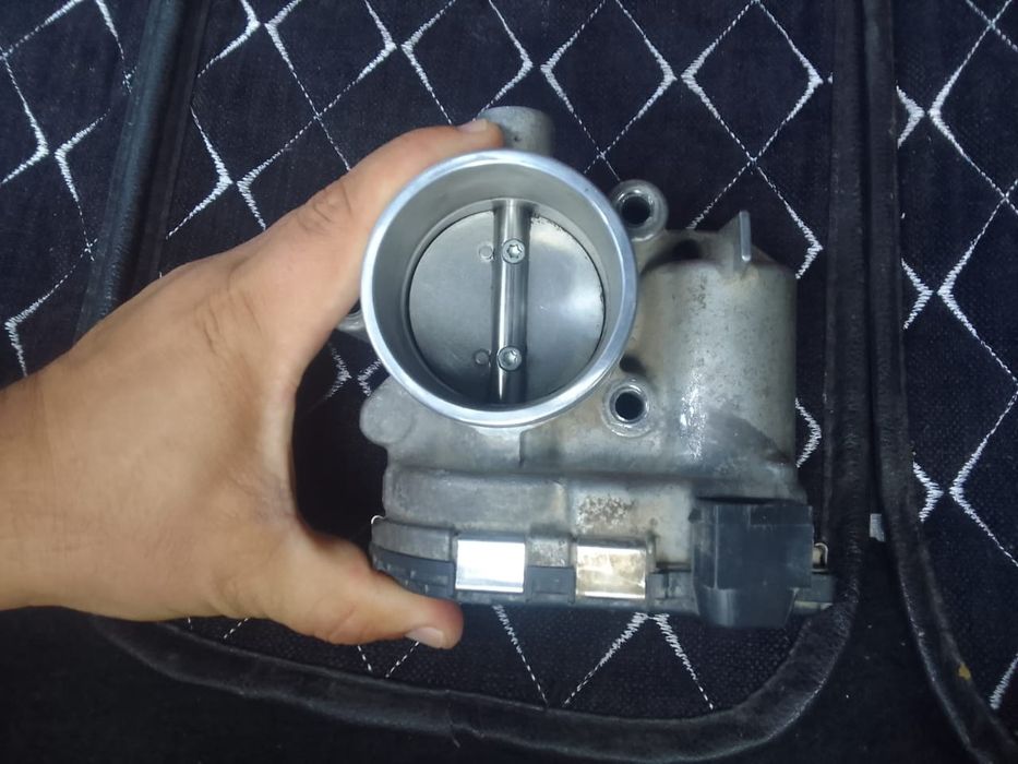 Дроссельная заслонка