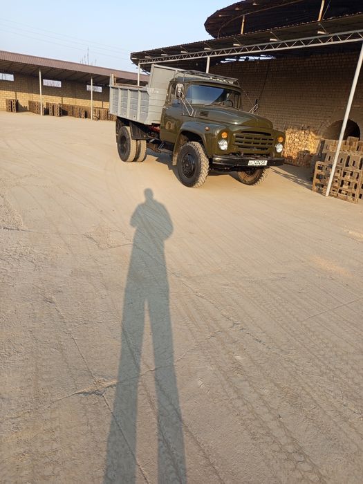 Kvadrat zil 1990-yil ural mator karobka Zadni most yangi tayyor