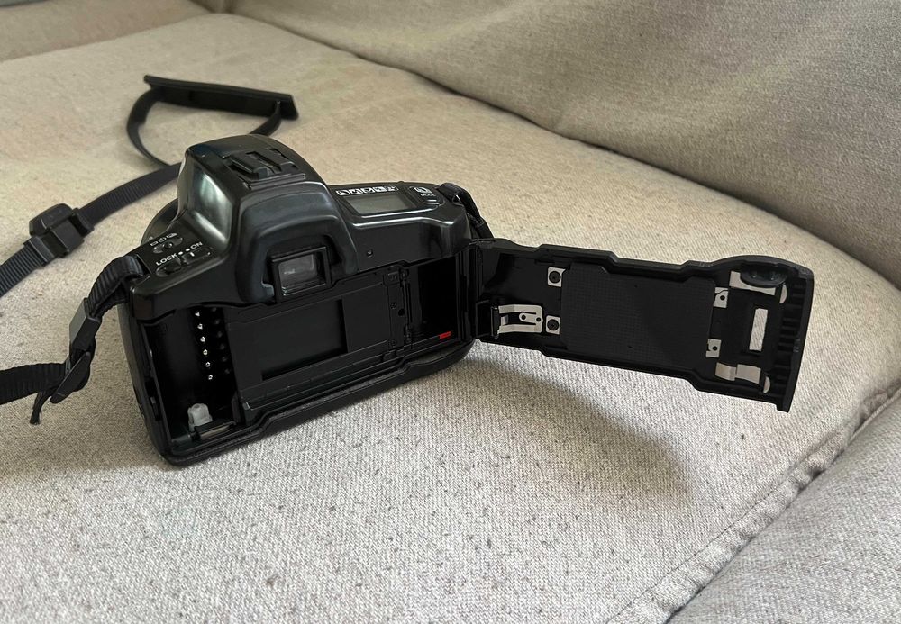 Minolta Dynax 300si + obiectiv AF 35-70mm f3.5-4.5