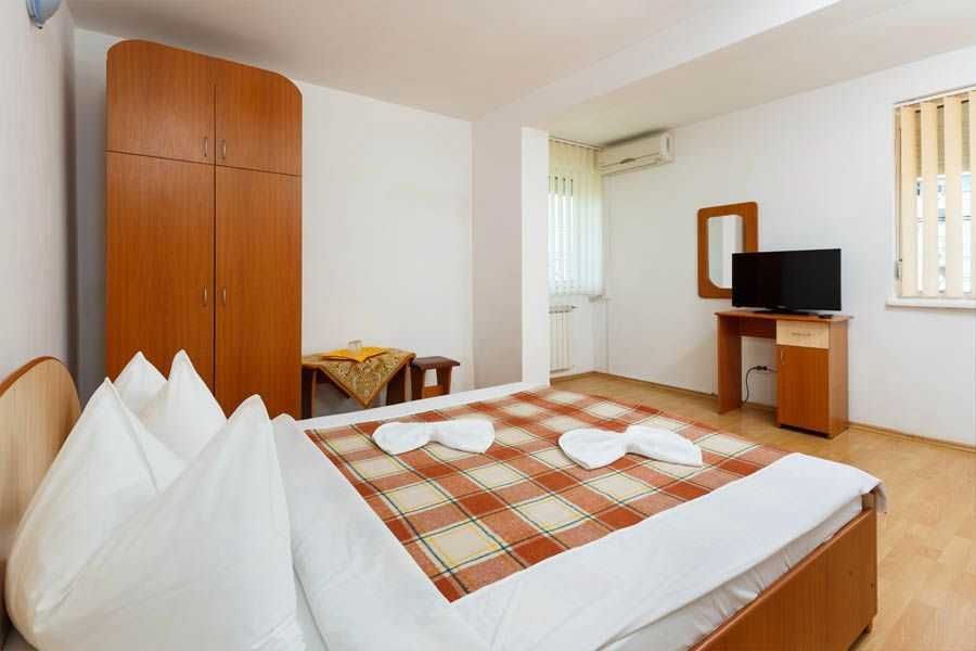 cazare costinesti beach please