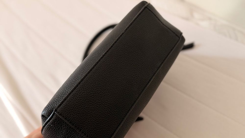 Дамска черна чанта Mohito