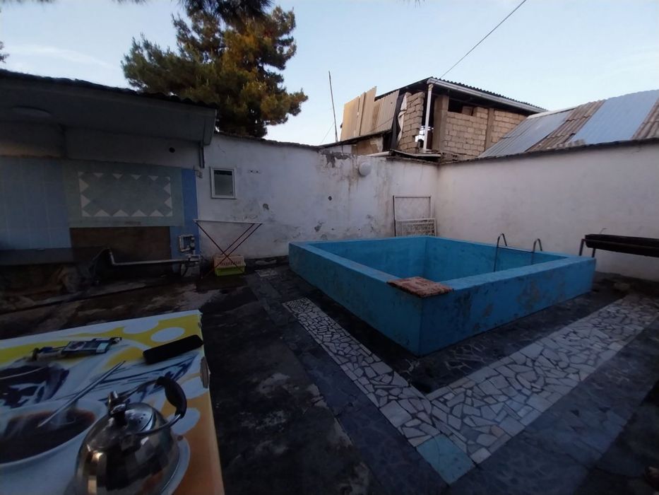 Продаеься дом, 2,5 стоки, есть бассейн. Можно приобрести в рассрочку.