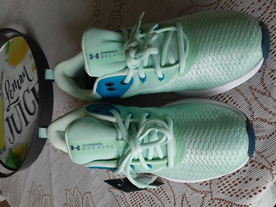 Маратонки  under  armour