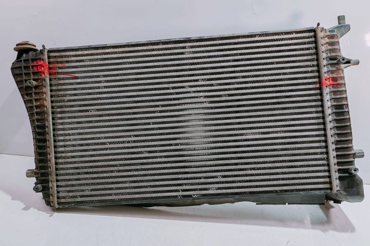 Intercooler 3C0145803E Volkswagen VW Passat B6
