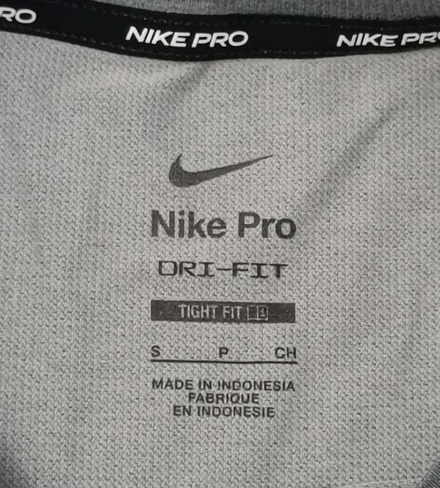Nike PRO DRI-FIT Tight Fit Tee оригинална тениска S Найк спорт фитнес