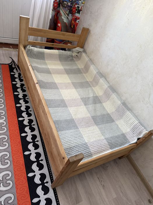 Продам кровать детскую