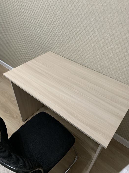 Продам рабочий стол и стул