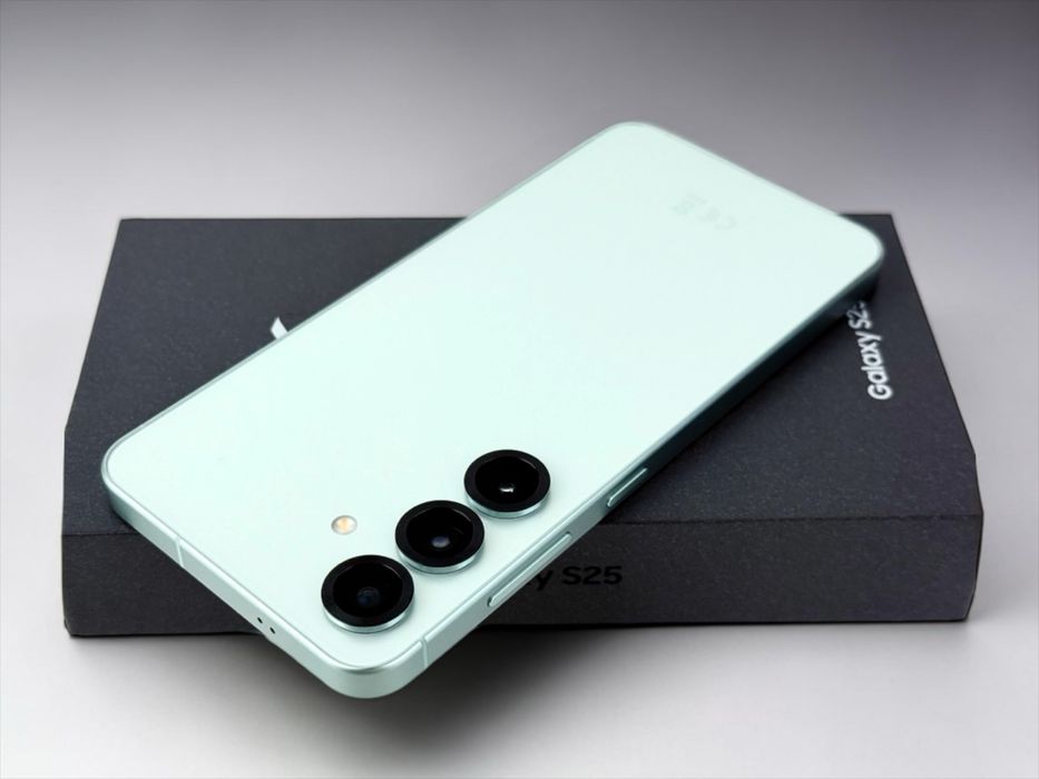 НОВ! Samsung Galaxy S25 5G 128GB 12RAM Mint Гаранция!