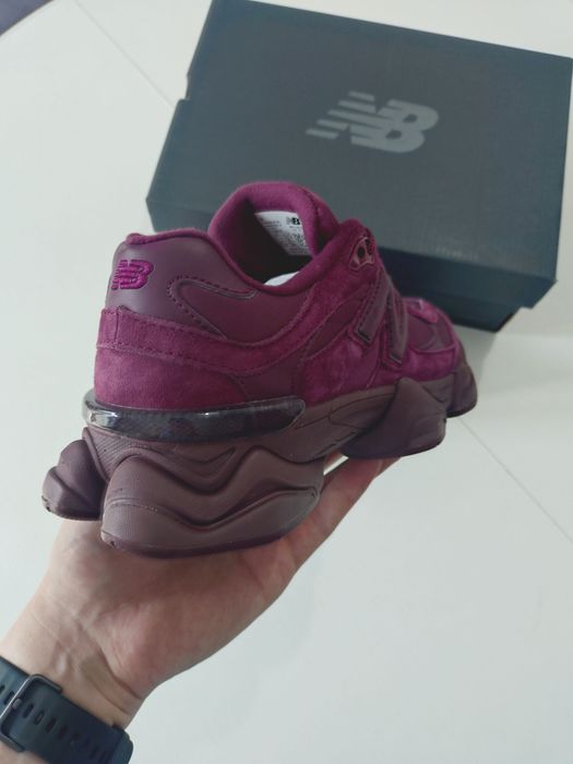 New Balance 9060 Satin Burgundy