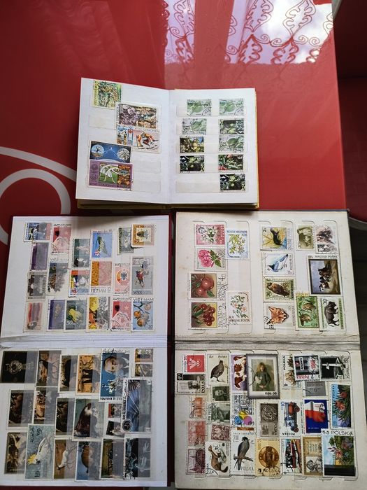 570 Timbre vechi de vînzare. 35 pagini.