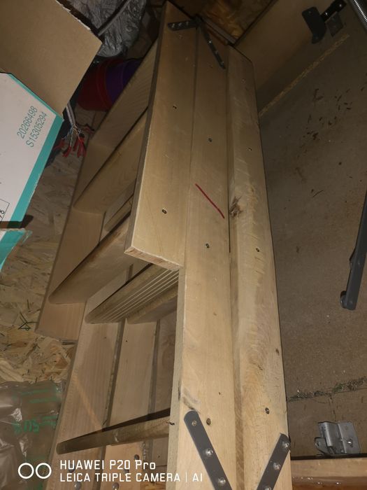 Scară cu  trapă pentru acces pod sau mansarda