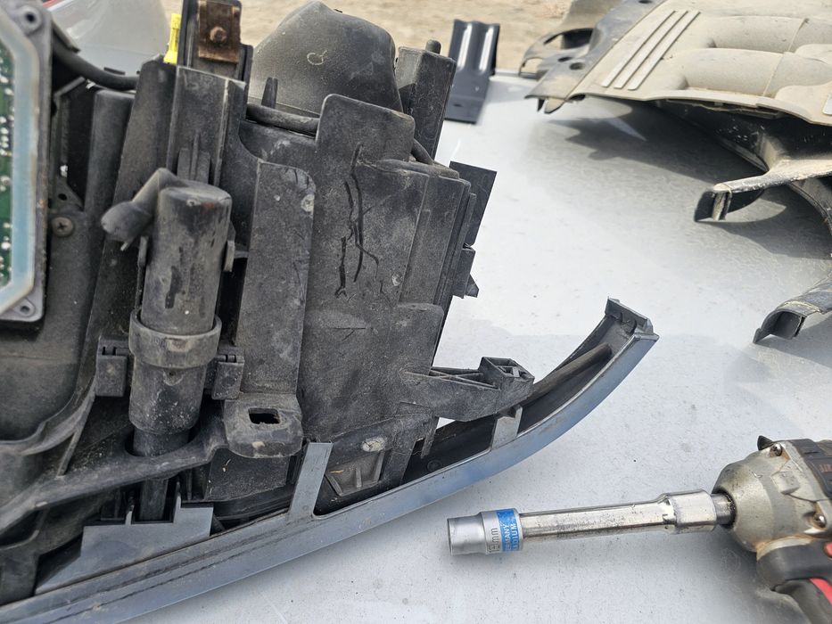 Десен Фар с лайсна за e46 bmw