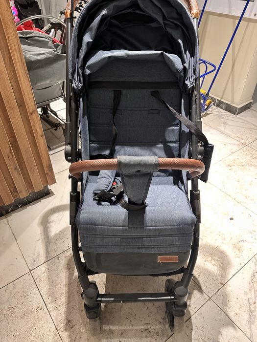 Коляска прогулочная