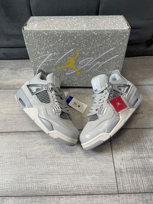 Jordan 4 Frozen Moments