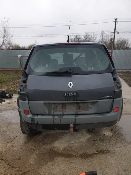 Dezmembrez Renault scenic 2 an 2008 1.9dci
