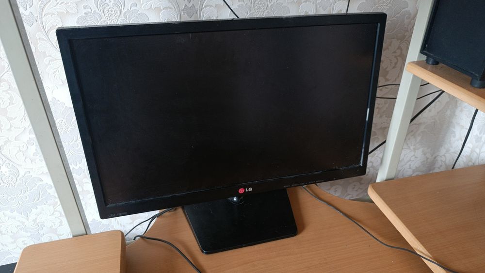 Монитор LG 22 дюйма