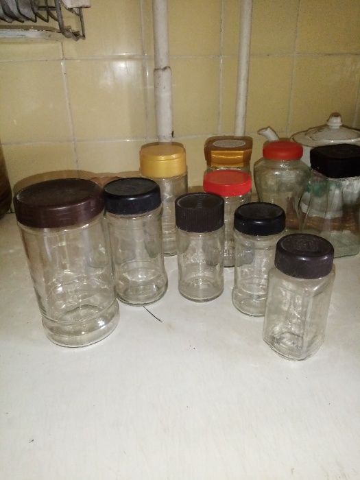Продам. Банки. Разные. Чистые. Из дома. Без наклеек.