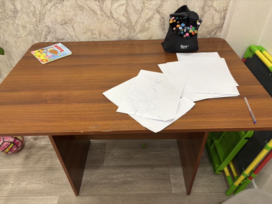 Продам стол. Размер 75*110