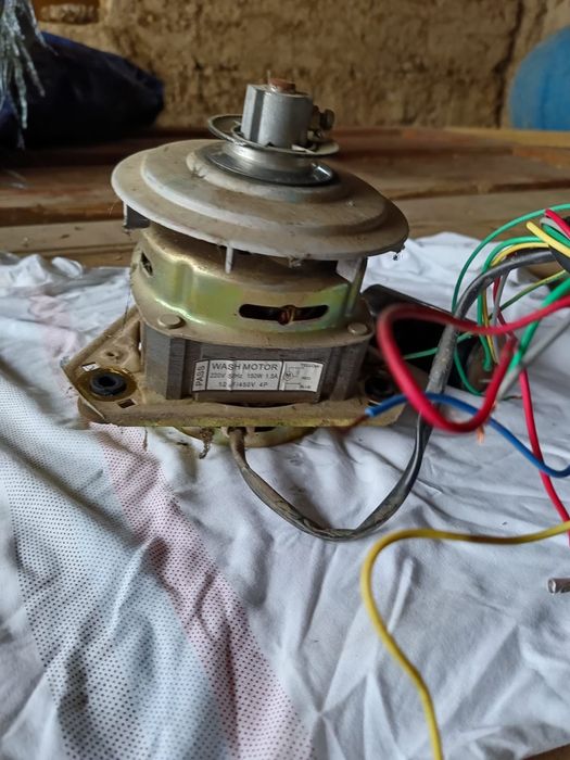 Движок от стирального машики.