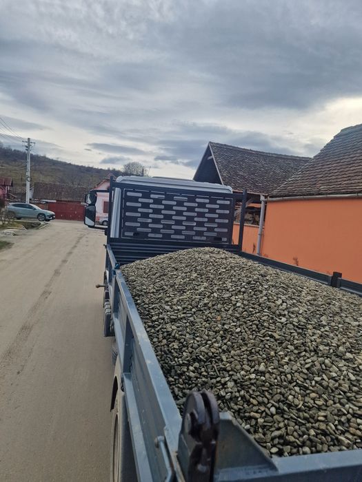 Nisip ,sort,piatra, pământ