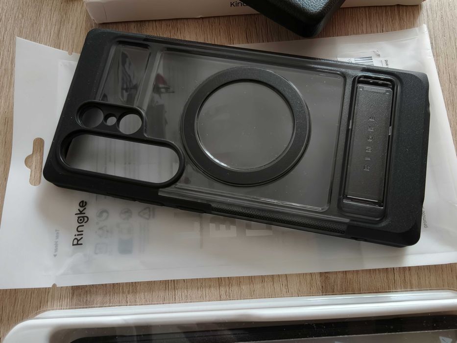 Калъф кейс Ringke UX Magnetic Magsafe case c стойка за Samsung Galaxy S25 Ultra + фолио