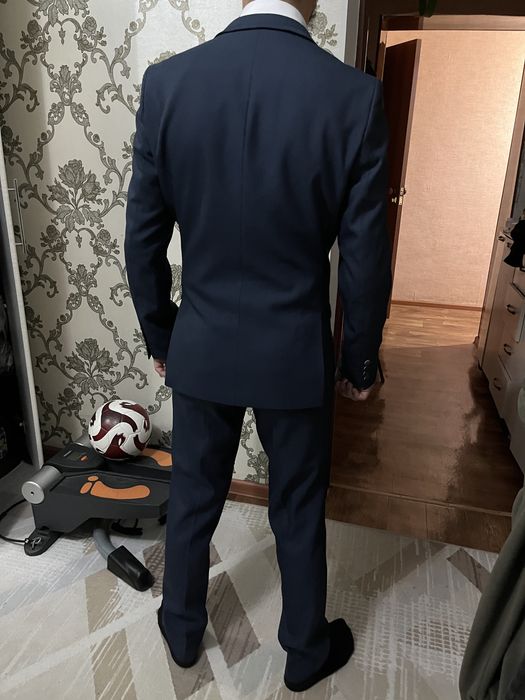 Продам мужской костюм