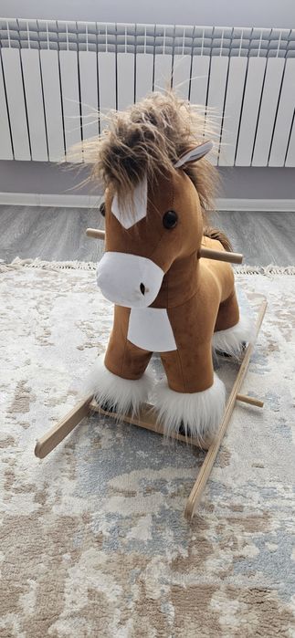 Продам лошадку качалку
