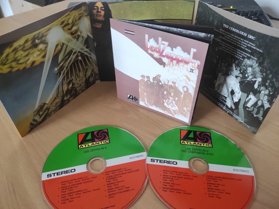 Продам компакт диски