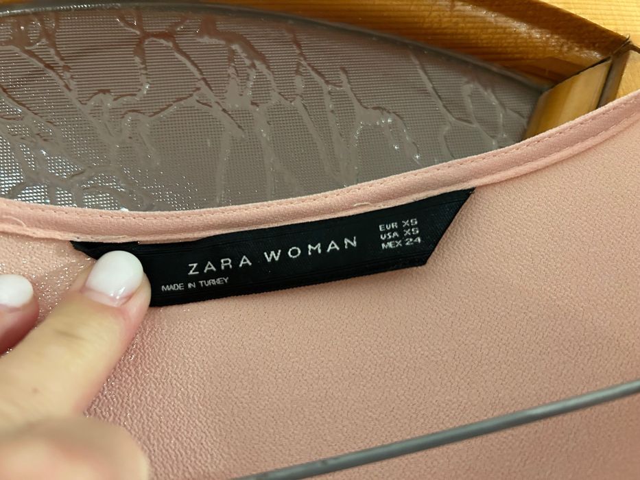 Bluza roz cu volane  Zara mărimea xs