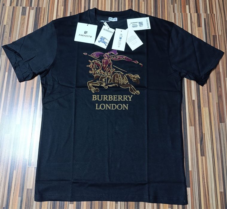 Vand tricou nou de barbati Burberry