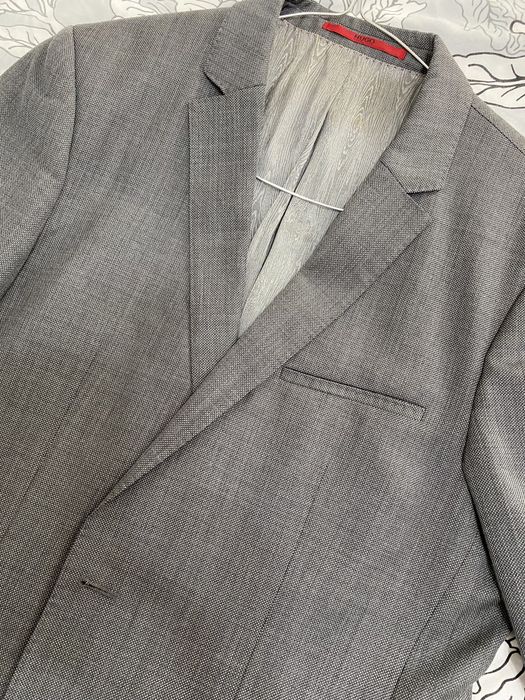 Costum Hugo Boss barbati marime 50