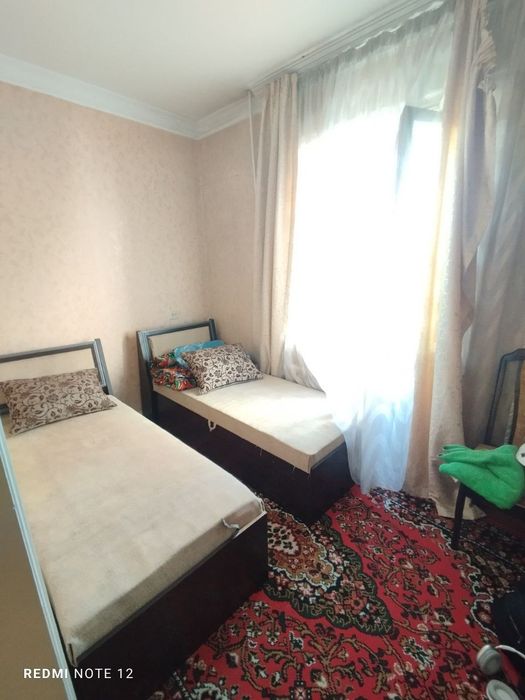 Beruniy metro oldida. 2 xonali kvartira qizlar bn sheriklikka 1 ta qiz