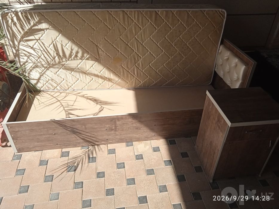 Mebel spalniy bir kishilik zòr holatda