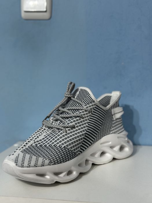 Pantofi L.T - Damp Shoes - Marime 46