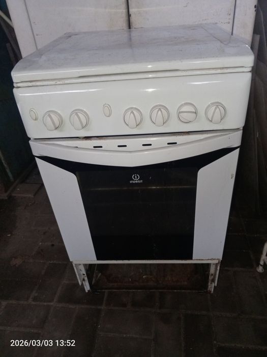 Плита газовая. В рабочем состоянии, покупали когда стройку делали,