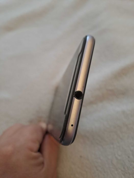 телефон huawei p10 lite .