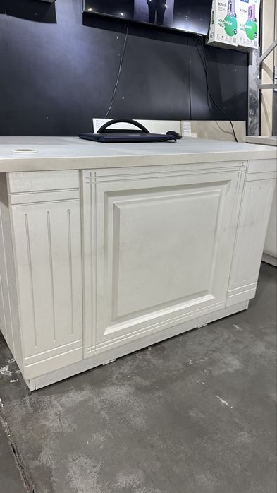 Стильный стол в скандинавском стиле — белый, универсальный, как новый!