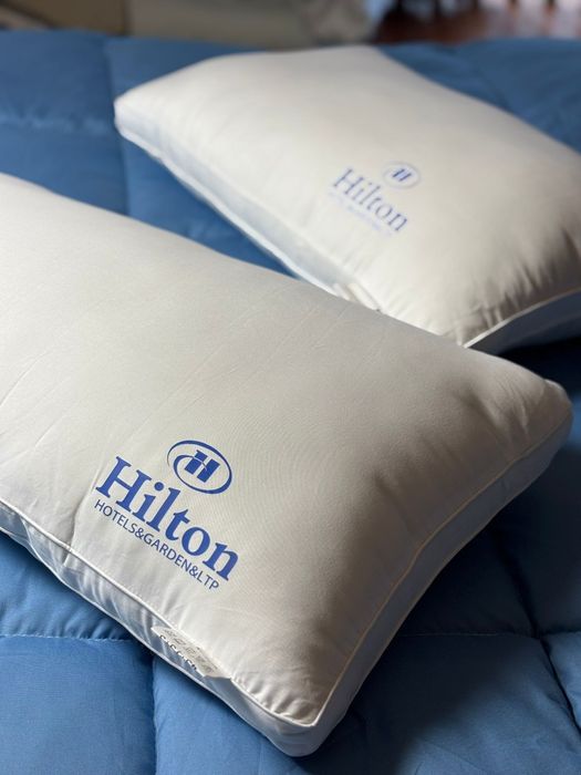Одеяла и подушки Hilton