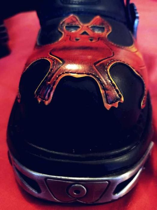 Vand Cizme New Rock (Bocanci) noi, marimea 43. Pret 1250 lei,