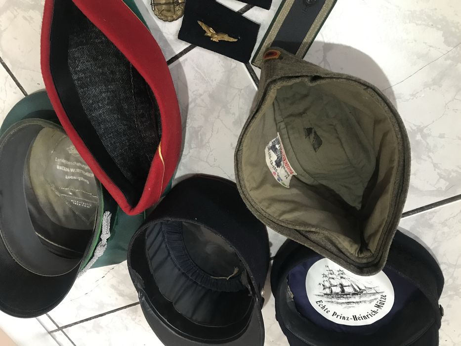 Sapca militara, boneta, insigne, medalii grade militare