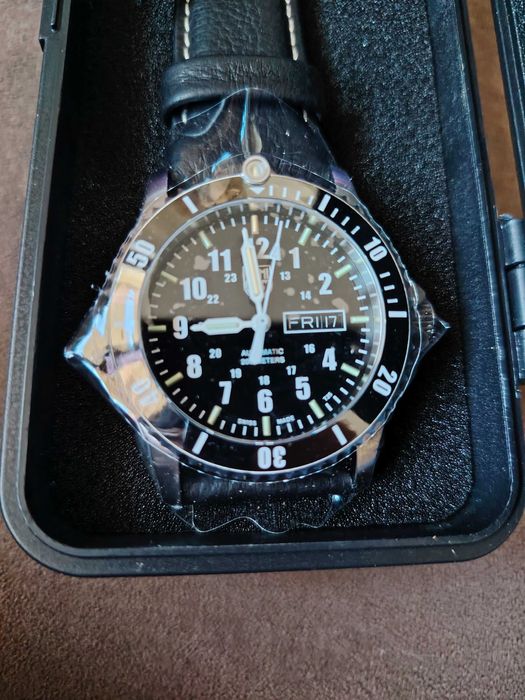 Часовник LUMINOX
