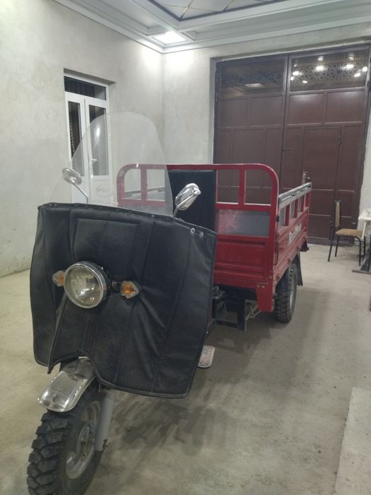 Motorol sotiladi kuzovga tunuka qoplangan