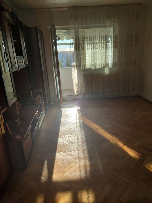 Vând apartament 3 camere