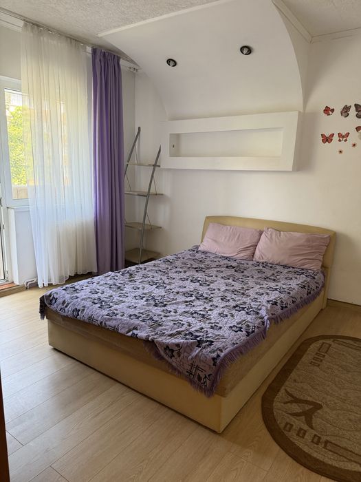 Apartament 3 camere decomandat de inchiriat in cartier Nioua