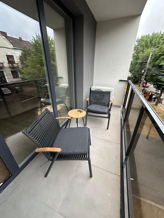 De inchiriat  2 camere lux Adora Central