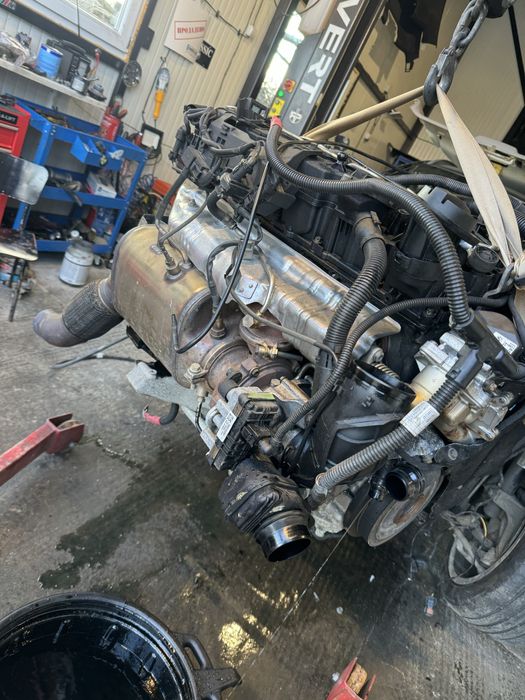 Двигател бмв Н57Д30 258 коня bmw N57d30 258 коня мотор ф10 ф15 ф30 ф01