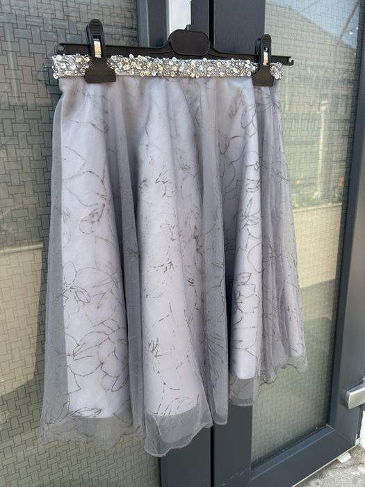 Compleu elegant Laona – top cu paiete & fustă cu talie decorativă